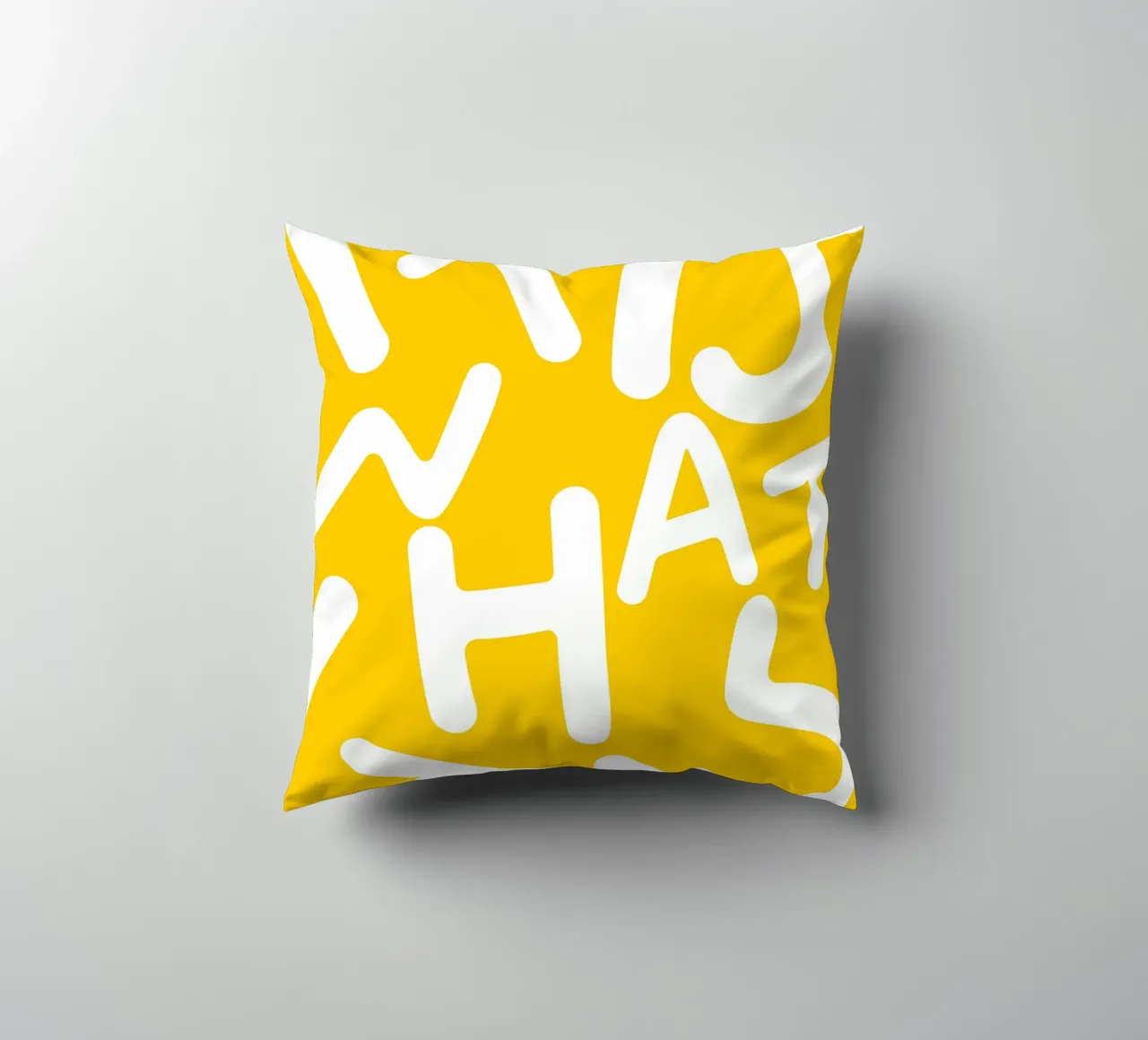 It is What It Is | Tipografia Lettere eccentriche Giallo Citazione cuscino da 83oranges