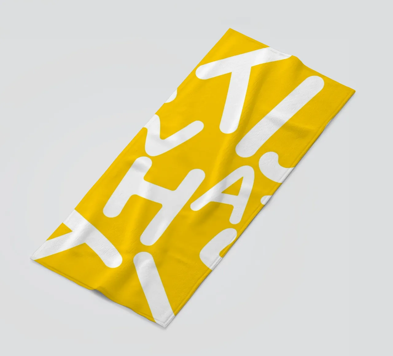 It is What It Is | Tipografia Lettere eccentriche Giallo Citazione telo mare da 83oranges