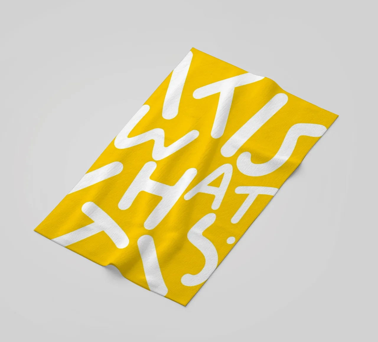 It is What It Is | Tipografia Lettere eccentriche Giallo Citazione telo mare da 83oranges