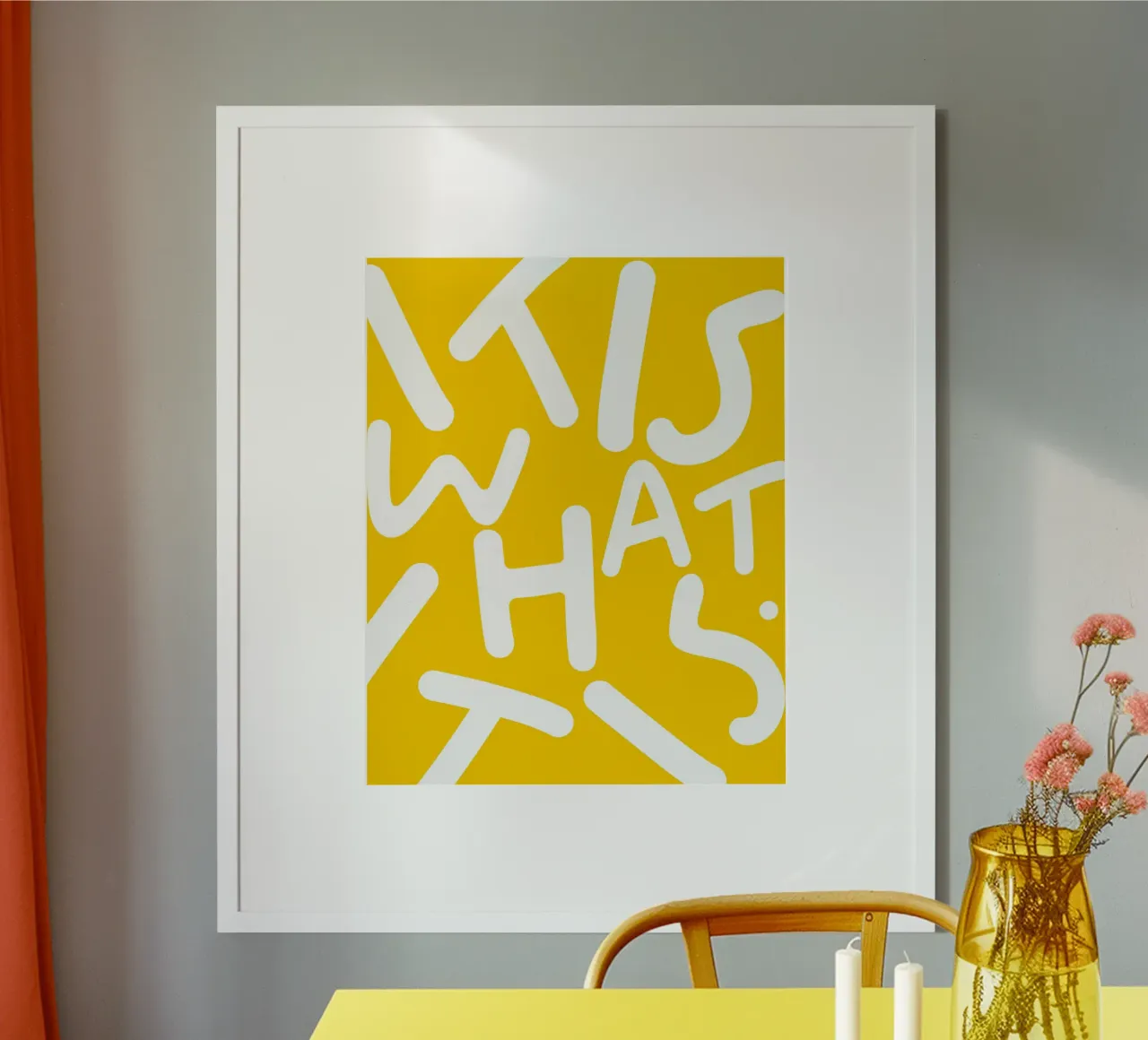 Es lo que es | Typography Quirky Letters Yellow Quote poster de 83oranges