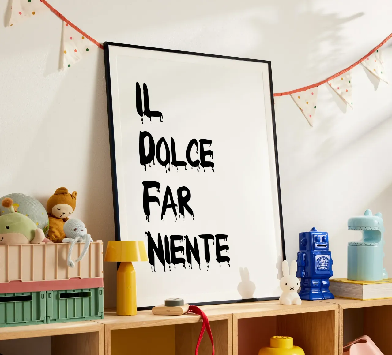 Il Dolce Far Niente poster con telaio in legno da YV TYPOGRAPHY