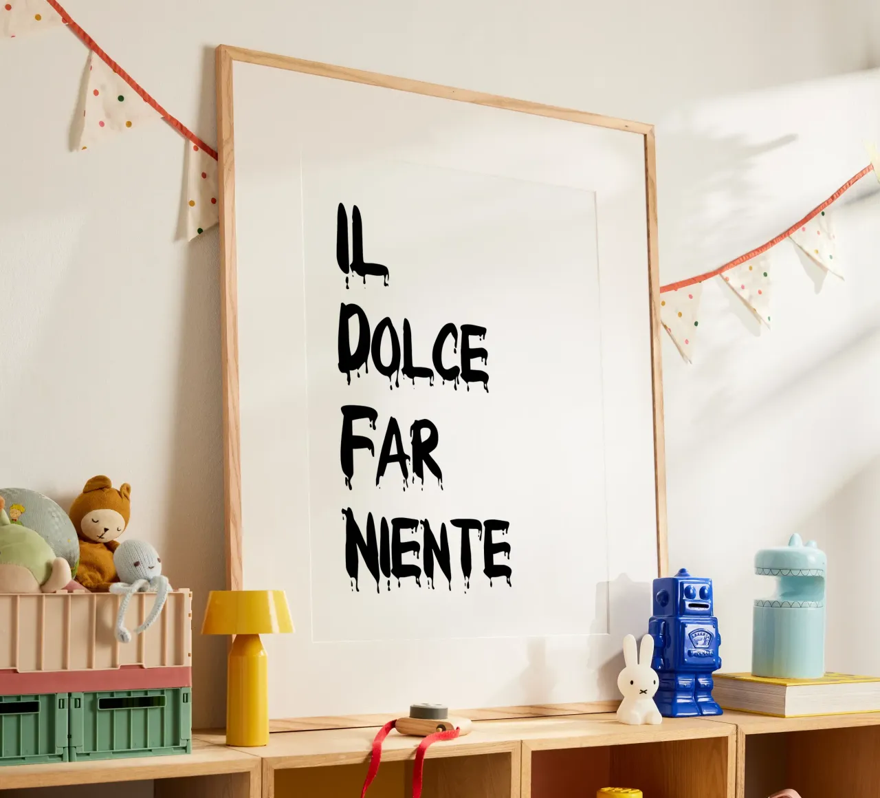 Il Dolce Far Niente poster con telaio in legno da YV TYPOGRAPHY