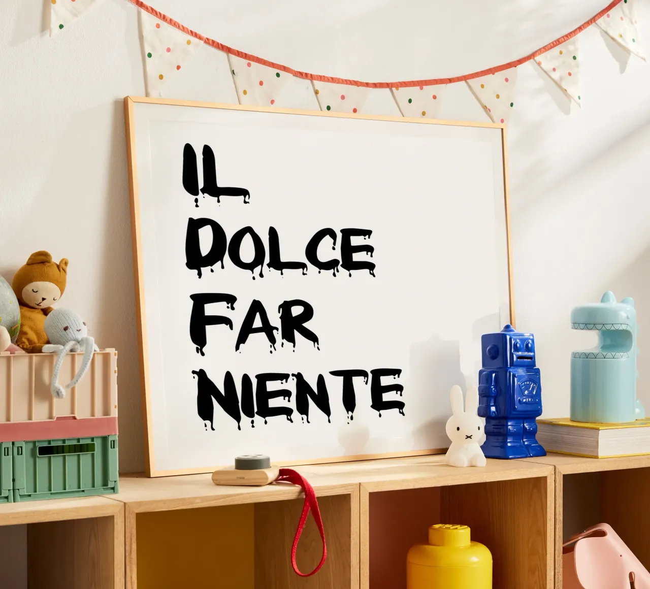 Il Dolce Far Niente poster con telaio in legno da YV TYPOGRAPHY