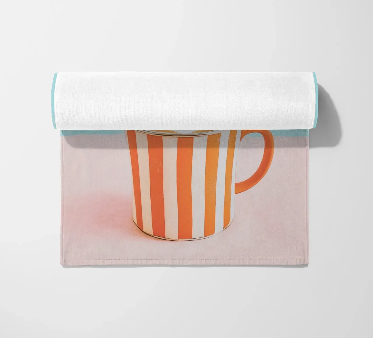 Caffè dell'amore con tazza a righe telo mare da Carinaprint