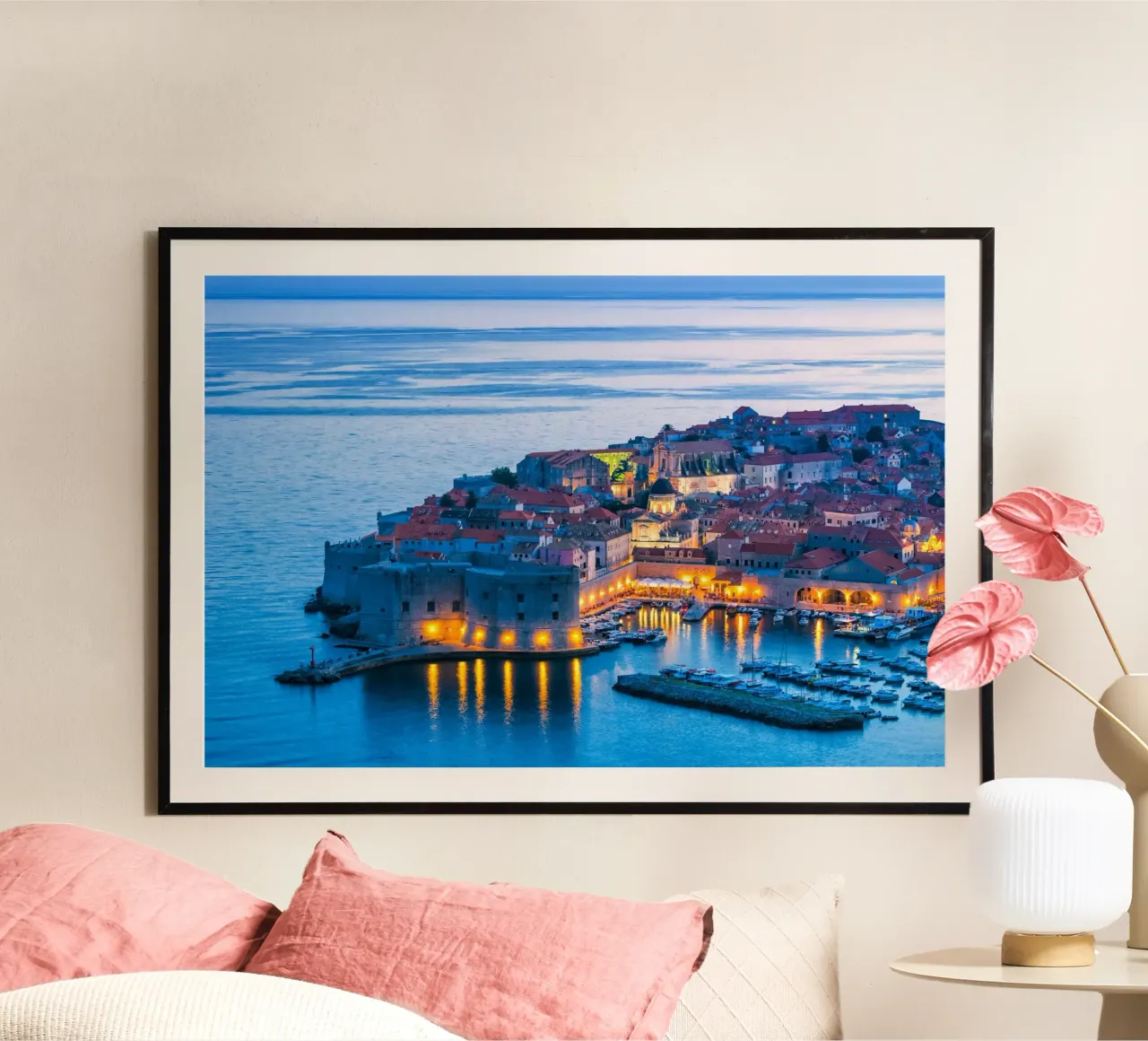 DUBROVNIK 07 poster con telaio in legno da Tom Uhlenberg