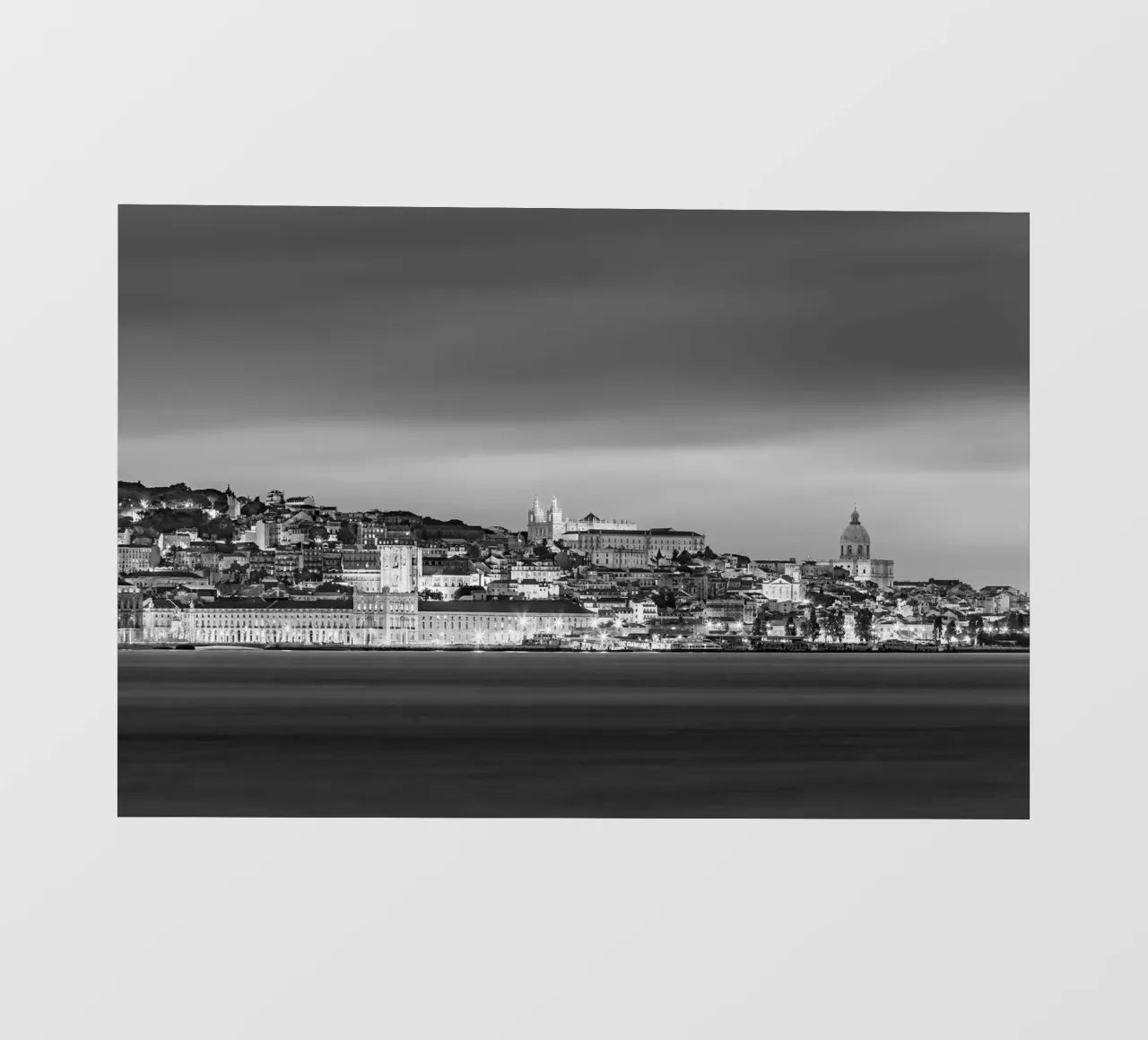 LISBONA 01 pellicola backlit da Tom Uhlenberg