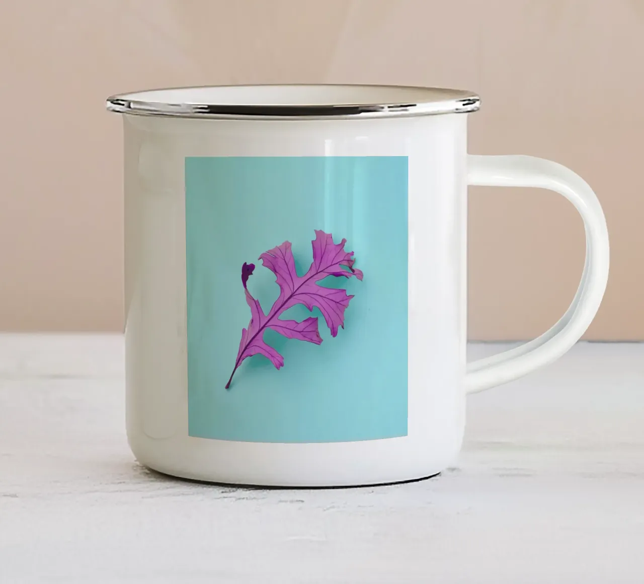 Change of Seasons tazza in smalto da Juj Winn