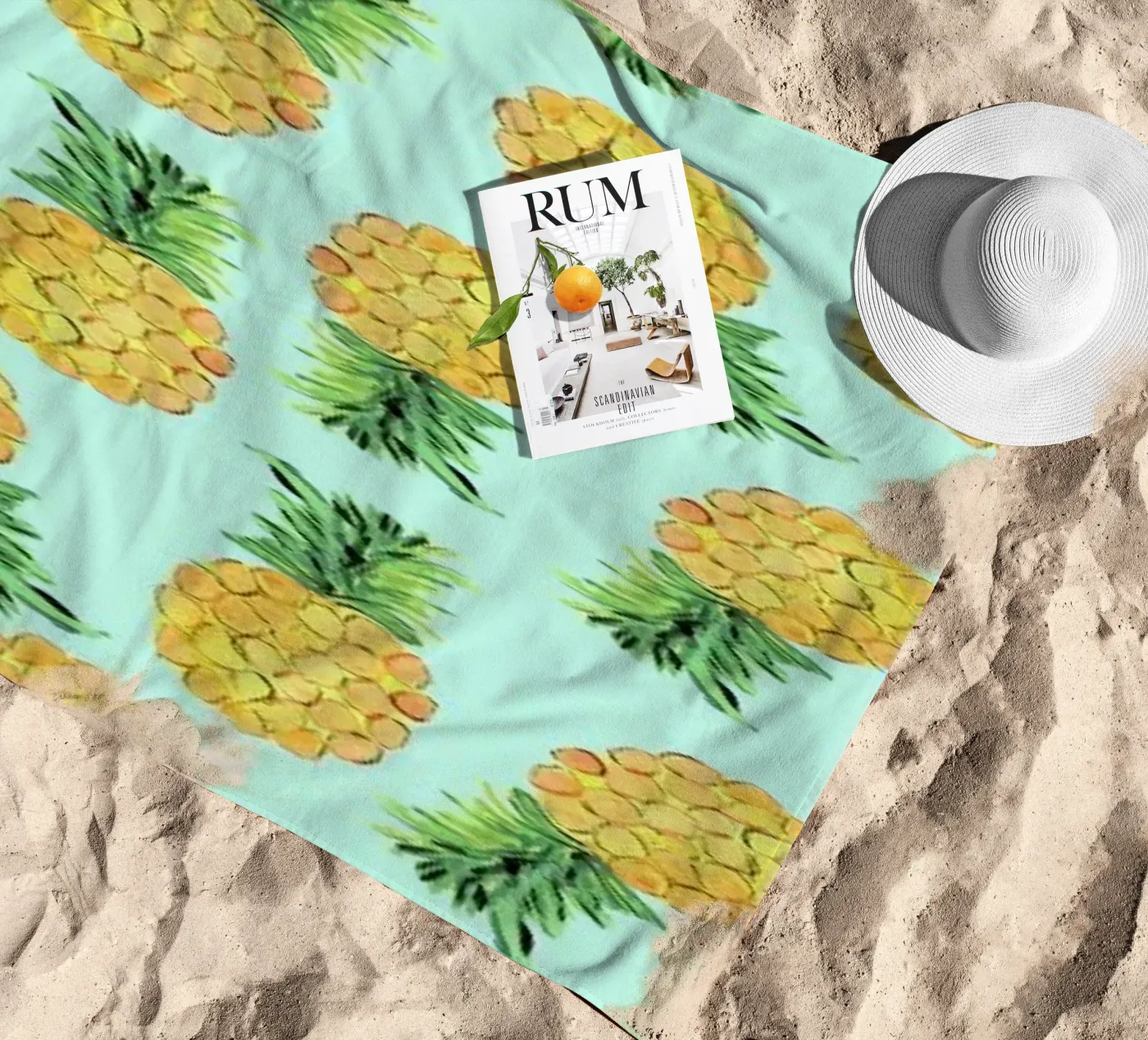 Pineapples Strandtuch von Amy Sia