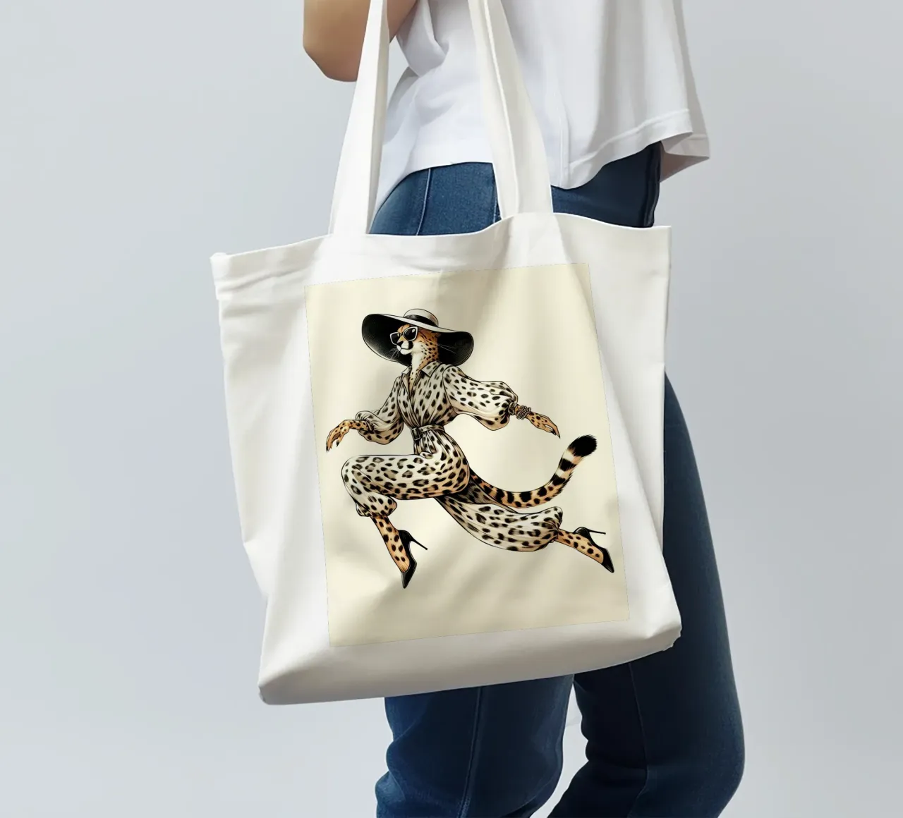 Ghepardo con cappello e occhiali da sole alla moda borsa in juta da ARTOMATIC