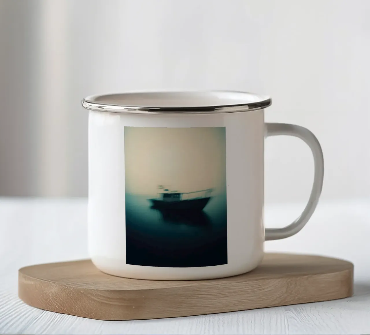Etherisch silhouet van een boot in de schemering emaille mok van Le Flou