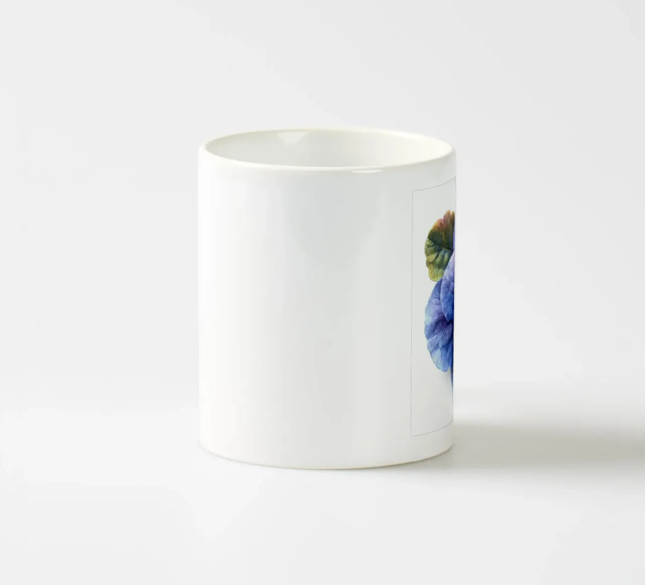 Fiore di violetta africana 3 tazza in ceramica da Bold Blooms