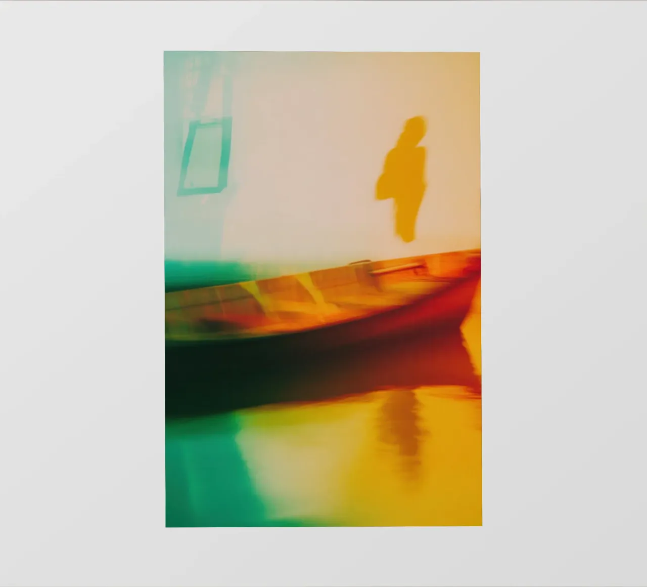Schaduwen en reflecties van een neonboot fotobehang van Le Flou