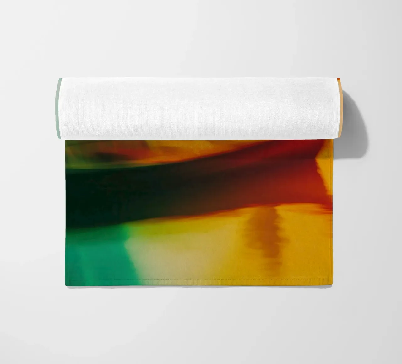 Schaduwen en reflecties van een neonboot strandhanddoek van Le Flou