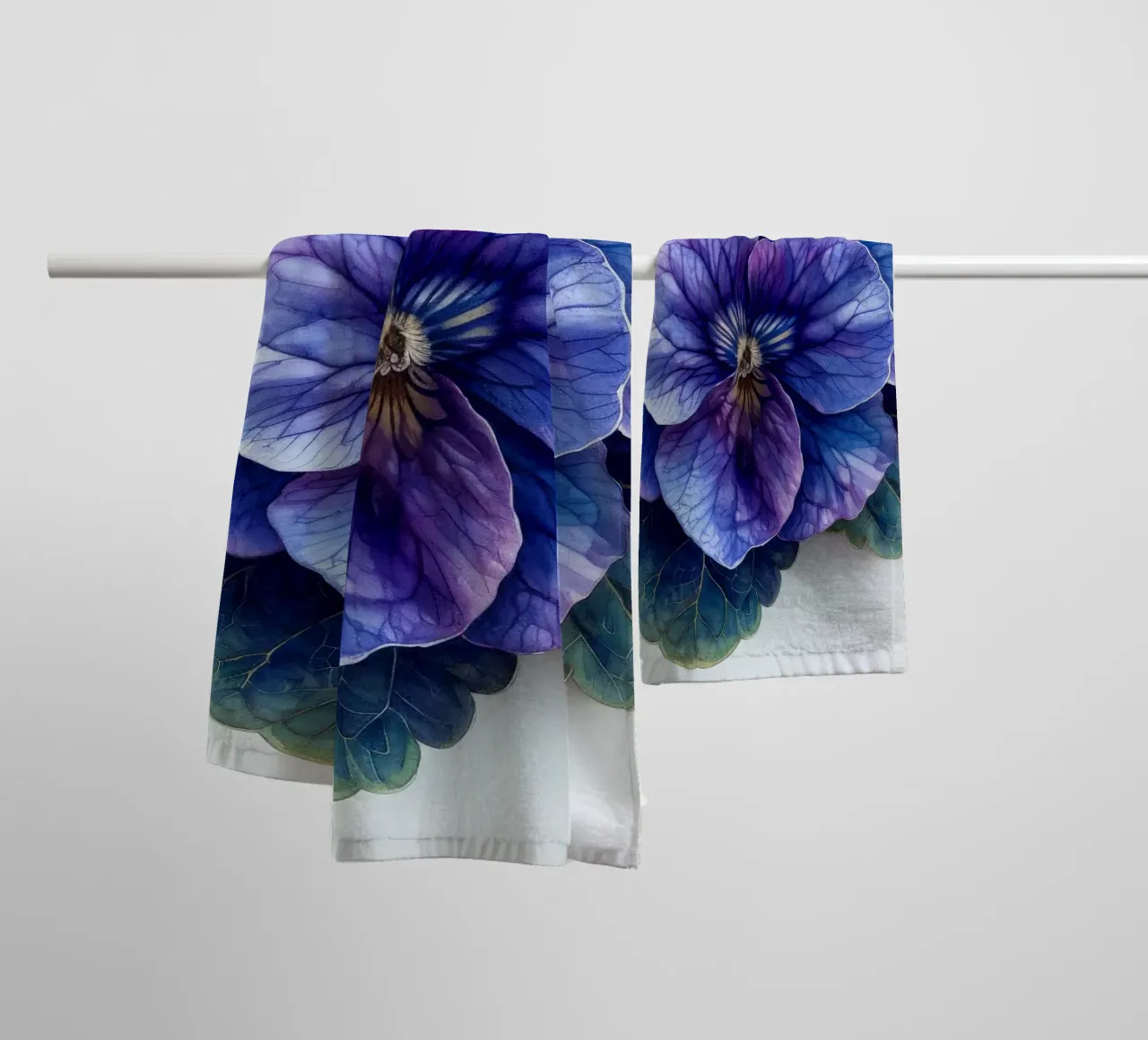 Fiore di violetta africana 4 asciugamano da bagno da Bold Blooms