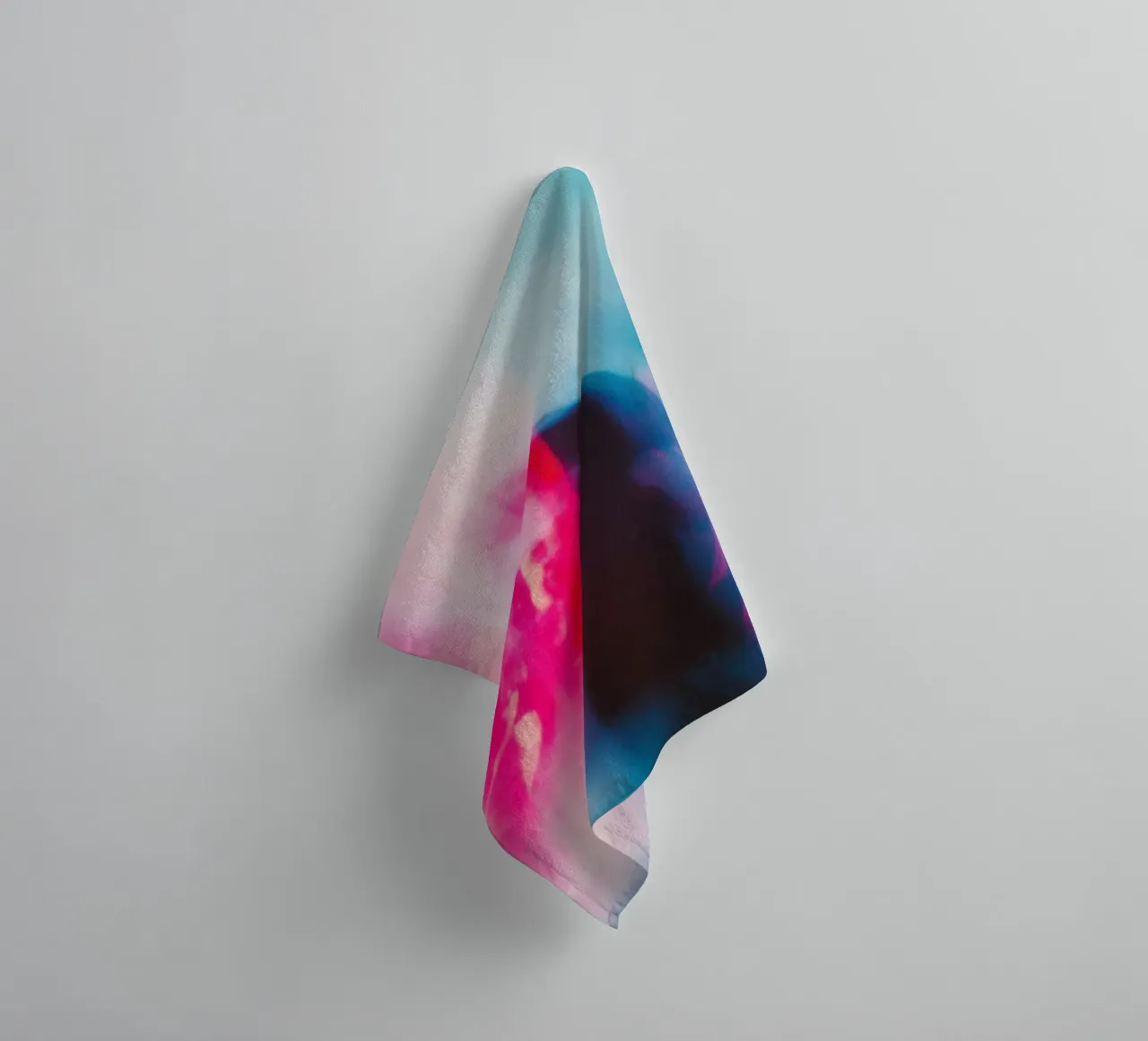 Rêve Coloré: una silhouette avvolta nella luce asciugamano da bagno da Le Flou