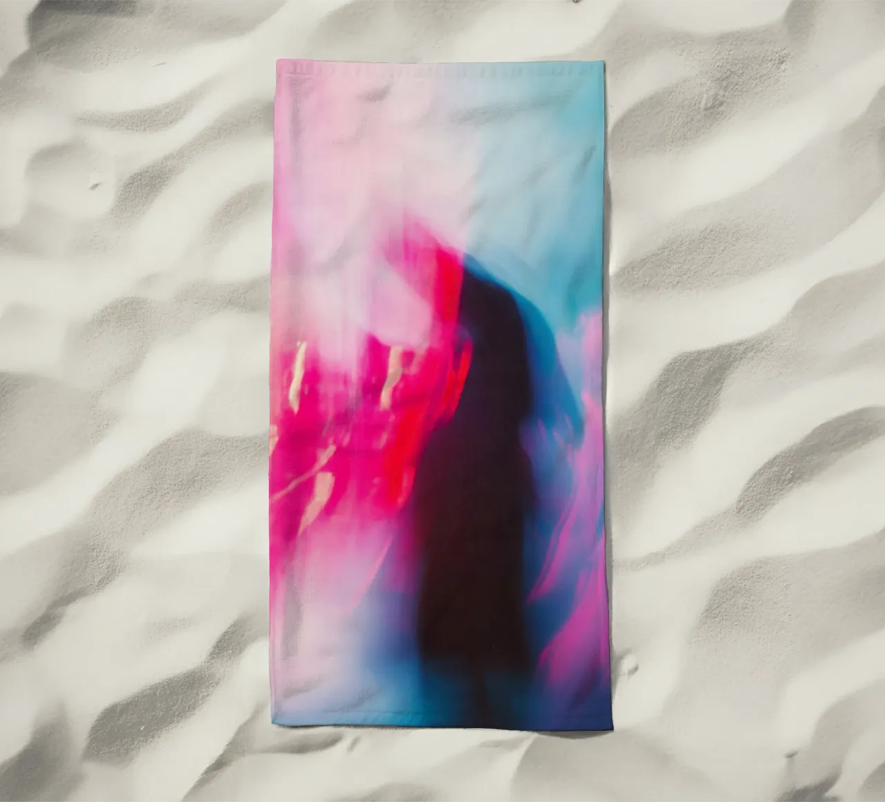 Rêve Coloré: una silhouette avvolta nella luce telo mare da Le Flou
