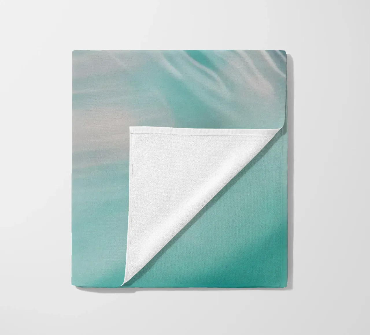 Fusione di luce: echi astratti di una città in fermento telo mare da Le Flou