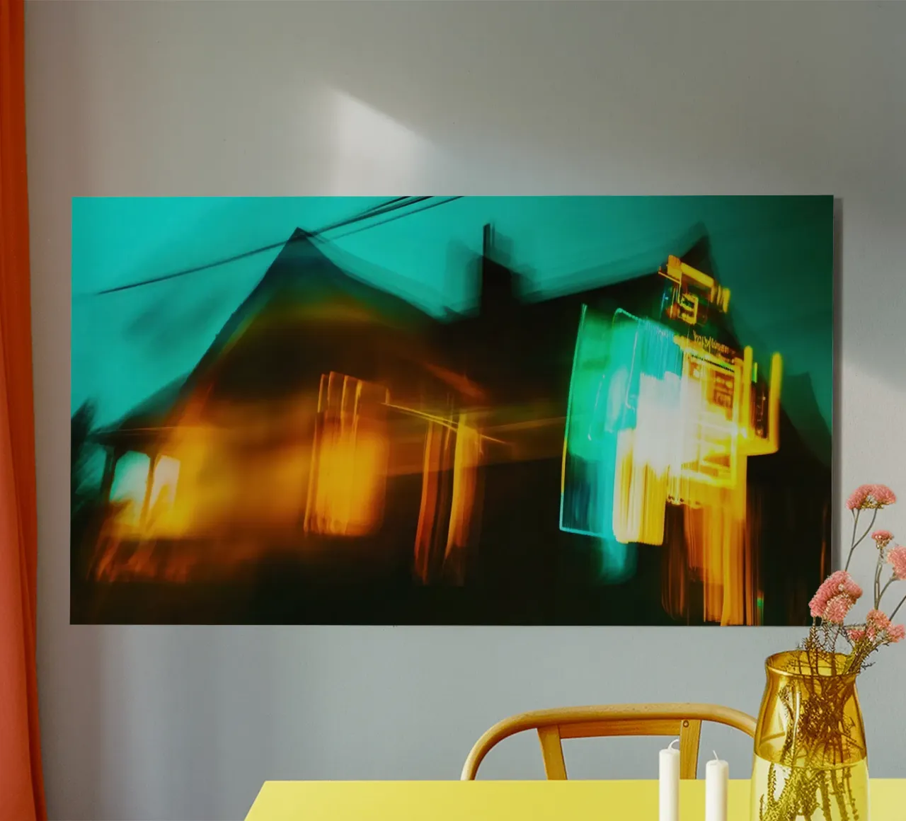 Notte al neon: riflessi di una casa in movimento alluminio dibond da Le Flou