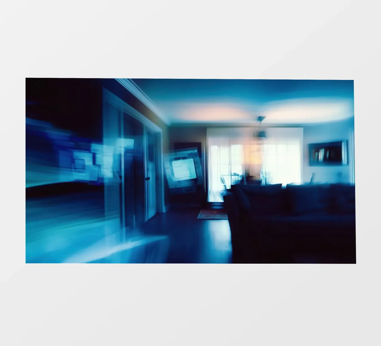 Morbidezza e mistero in un interno blu telo in pvc da Le Flou