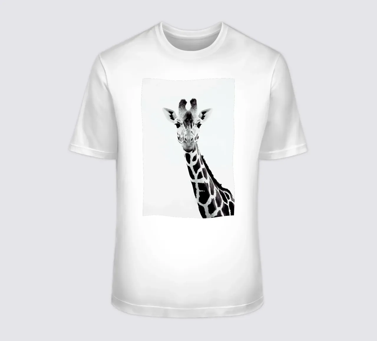 Giraffe t-shirt da Monika Strigel