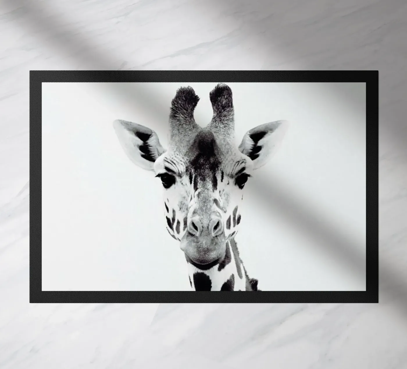 Giraffe deurmat van Monika Strigel