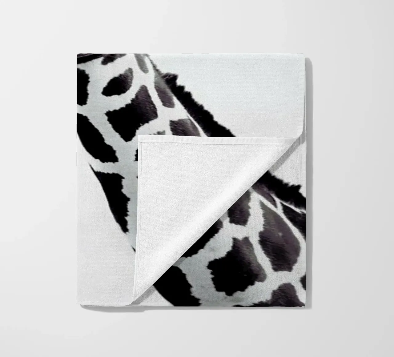 Giraffe telo mare da Monika Strigel