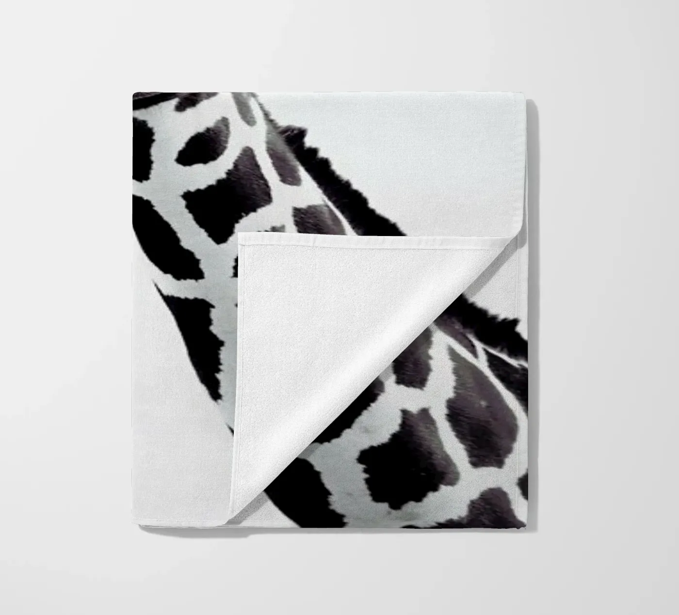 Giraffe telo mare da Monika Strigel