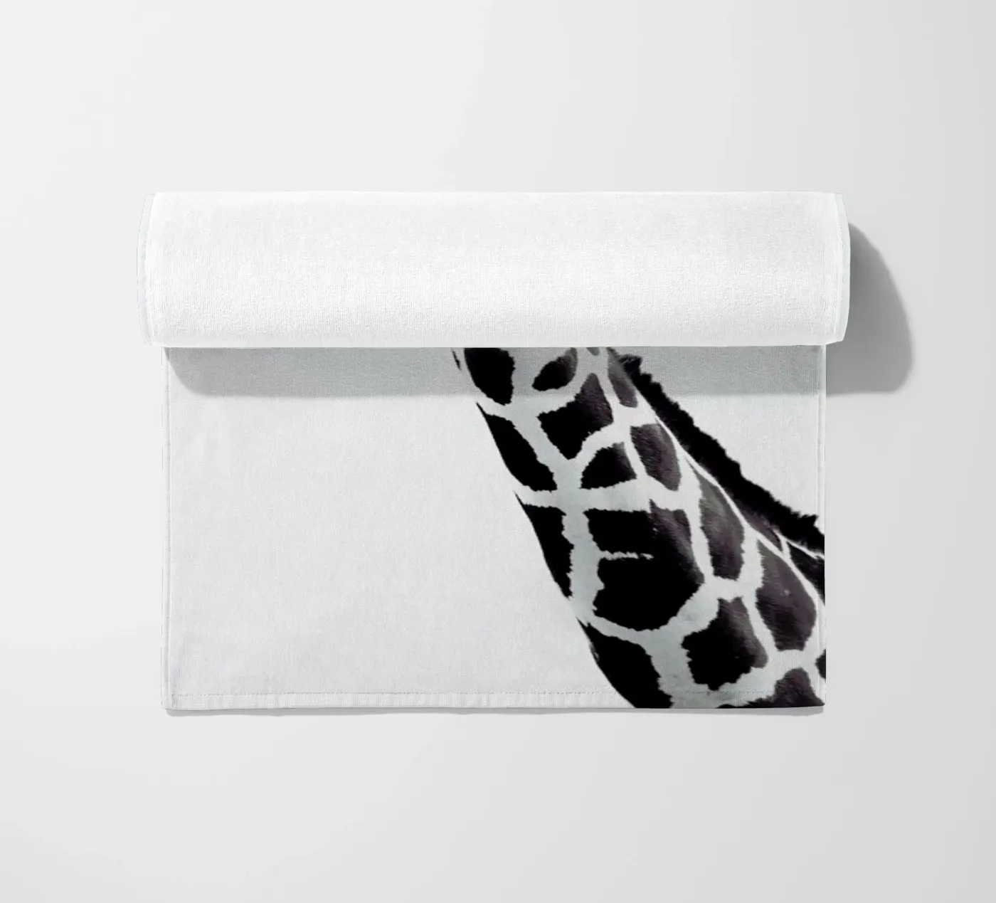 Giraffe telo mare da Monika Strigel