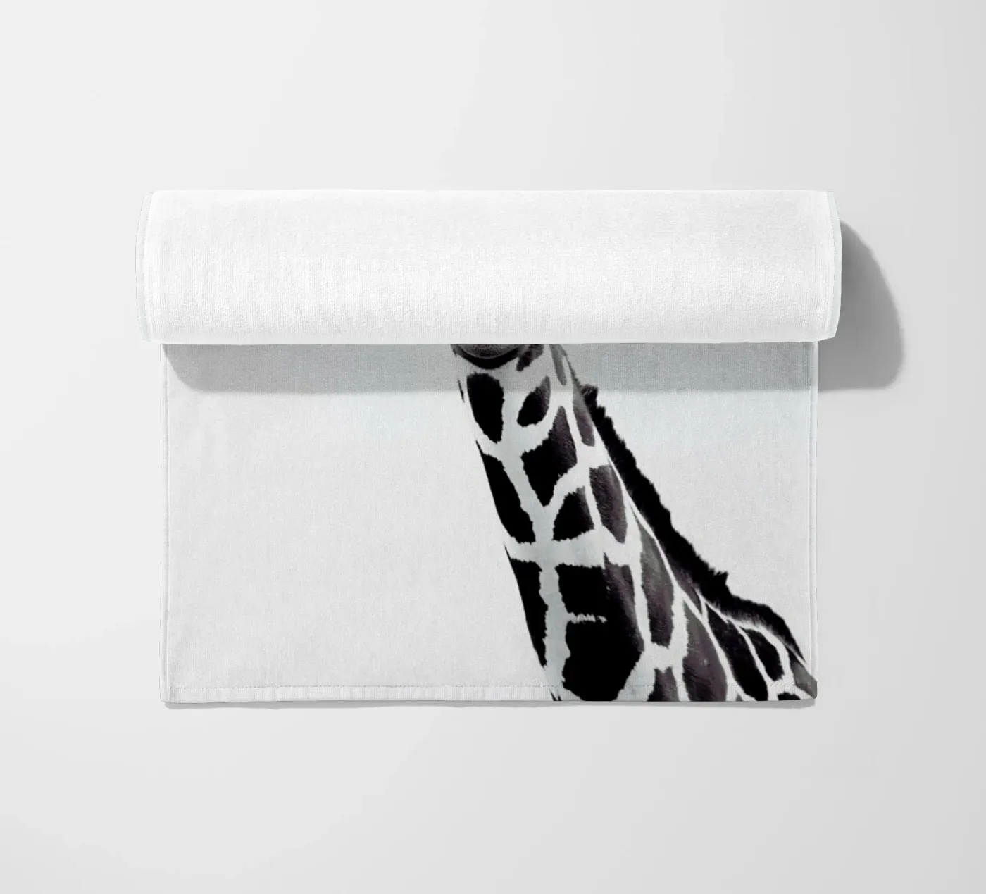 Giraffe telo mare da Monika Strigel