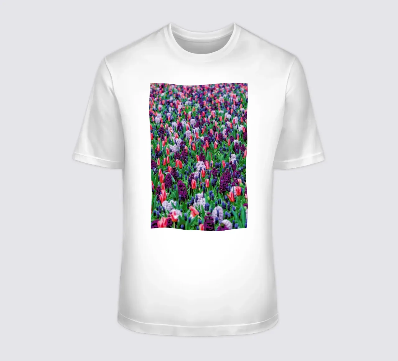 Tulip Field Purple t-shirt da Curious Collections by Marielle Leenders