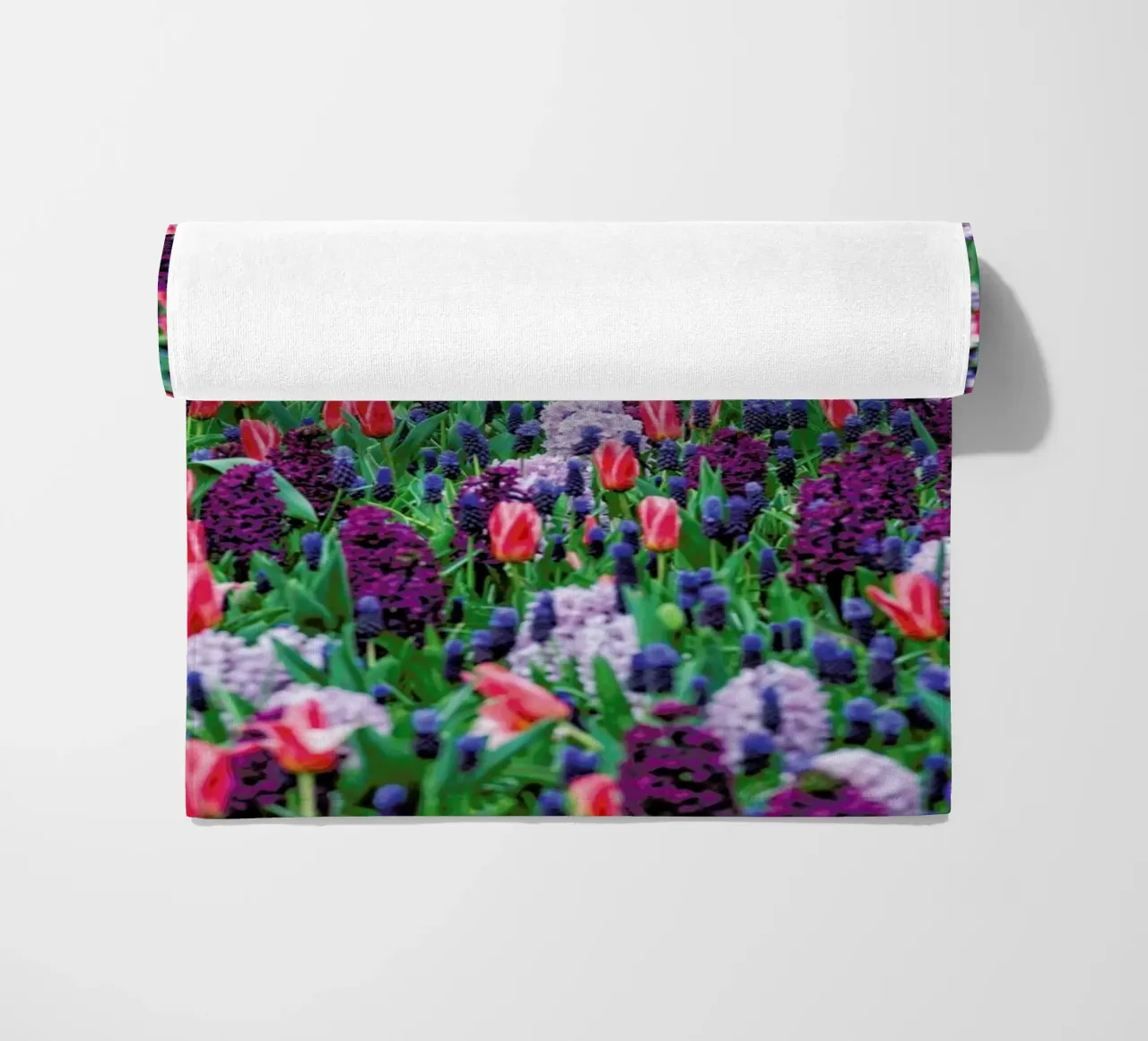 Tulip Field Purple telo mare da Curious Collections by Marielle Leenders