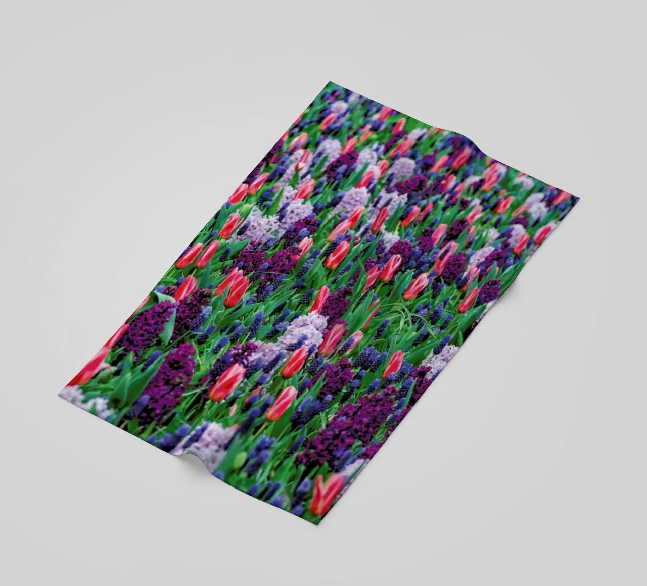 Tulip Field Purple telo mare da Curious Collections by Marielle Leenders