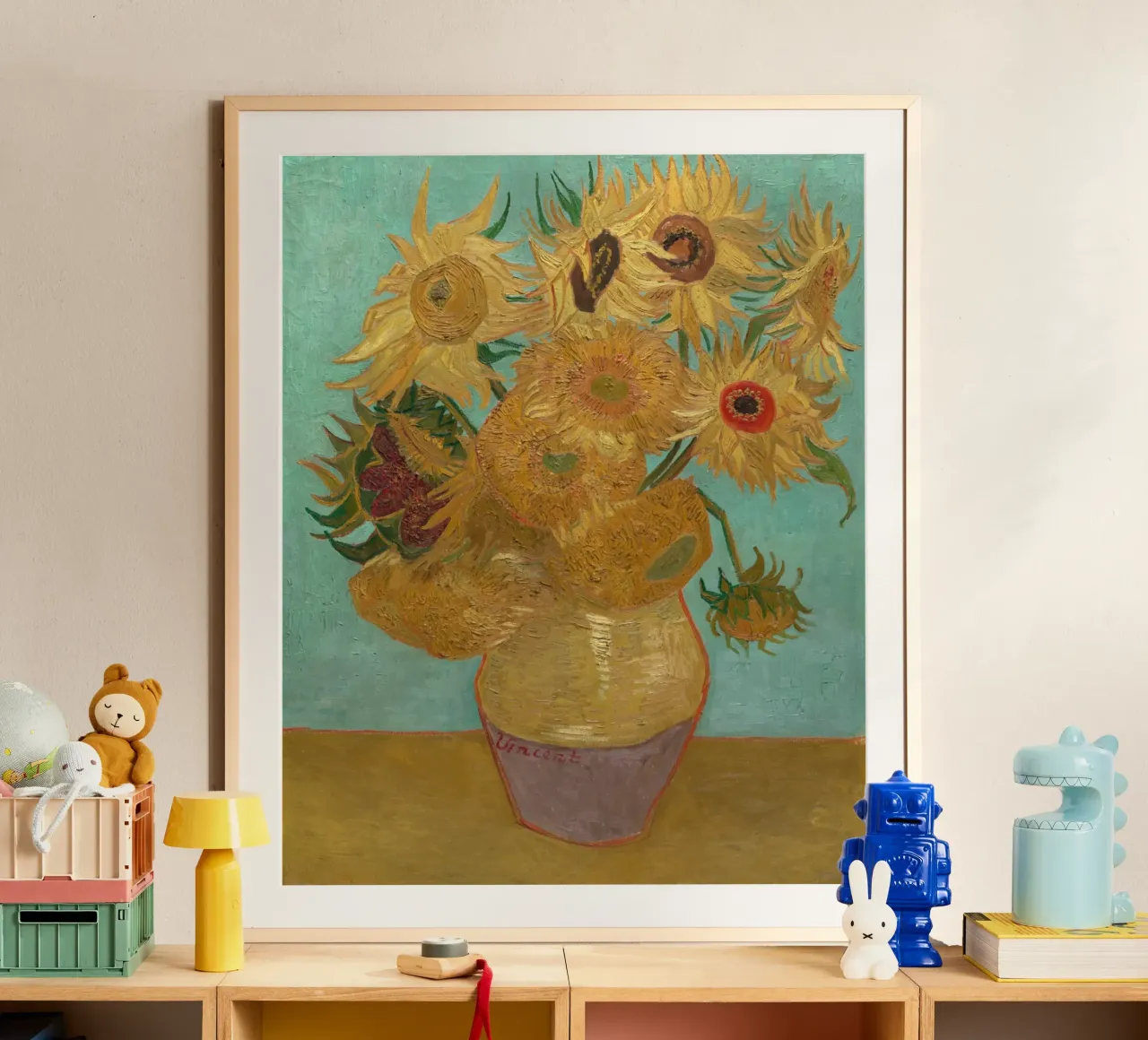 Vincent Van Gogh - Vaso con dodici girasoli poster con telaio in plastica da Timeless Artworks