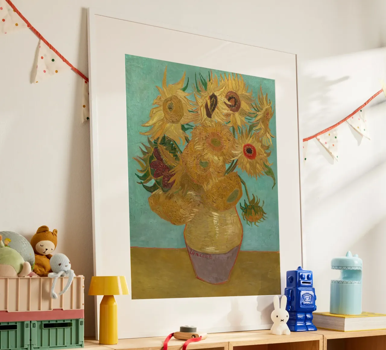 Vincent Van Gogh - Vaso con dodici girasoli poster con telaio in plastica da Timeless Artworks