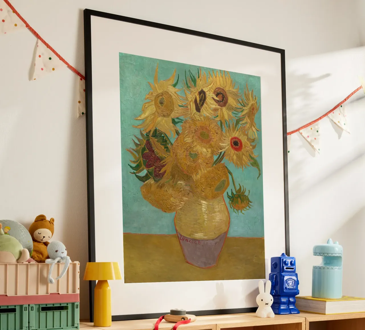 Vincent Van Gogh - Vaso con dodici girasoli poster con telaio in plastica da Timeless Artworks