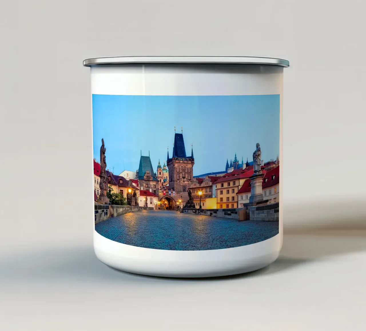 PRAGUE 01 tazza in smalto da Tom Uhlenberg