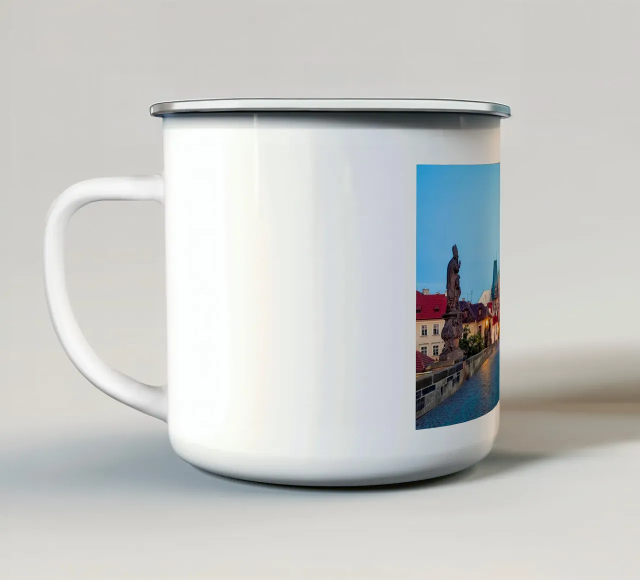 PRAGUE 01 tazza in smalto da Tom Uhlenberg