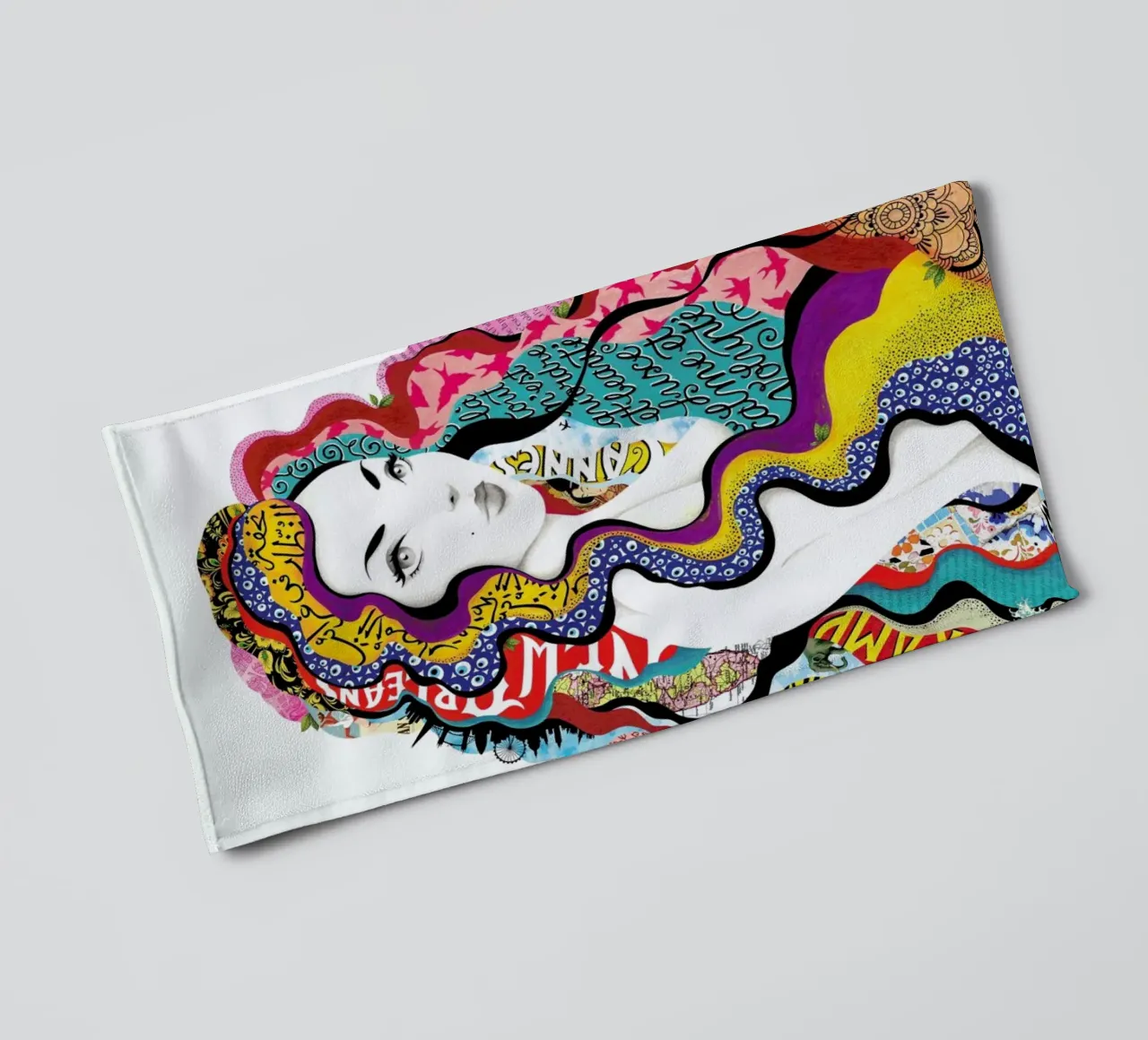 Invitation au voyage badhanddoek van Nour Tohme