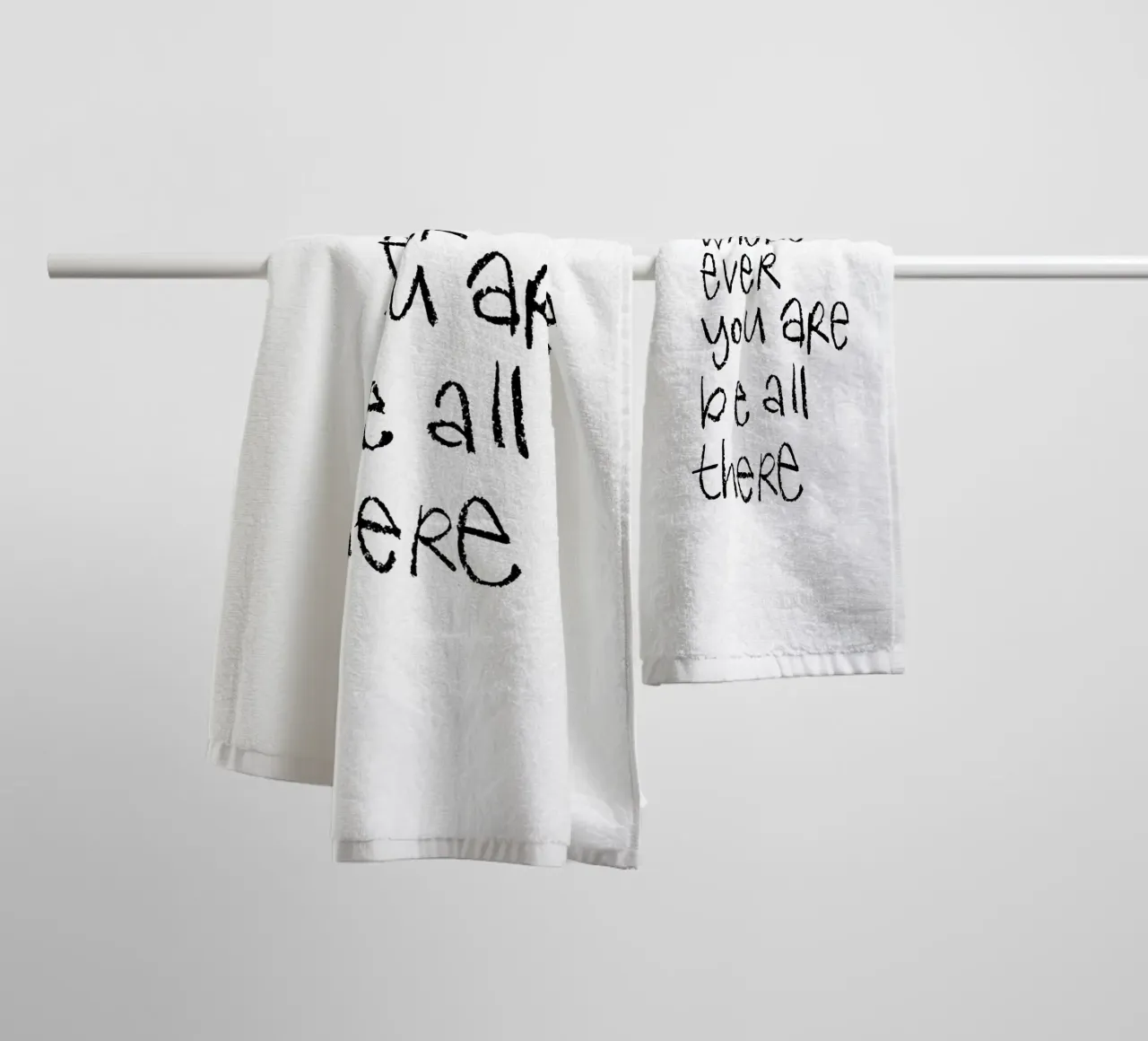 Where Ever asciugamano da bagno da Brushmeetspaper