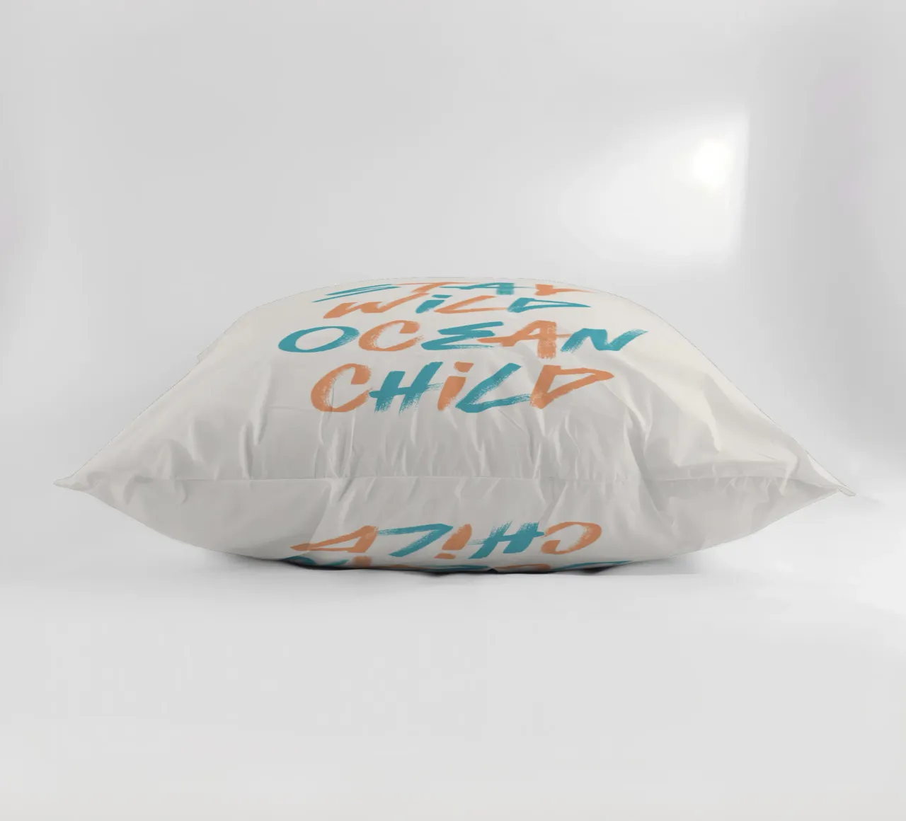 Stay Wild Ocean Child cuscino da Vintagrafica