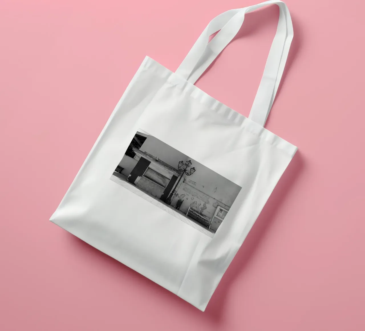 Telti in bianco e nero borsa in juta da Massimo Frascogna
