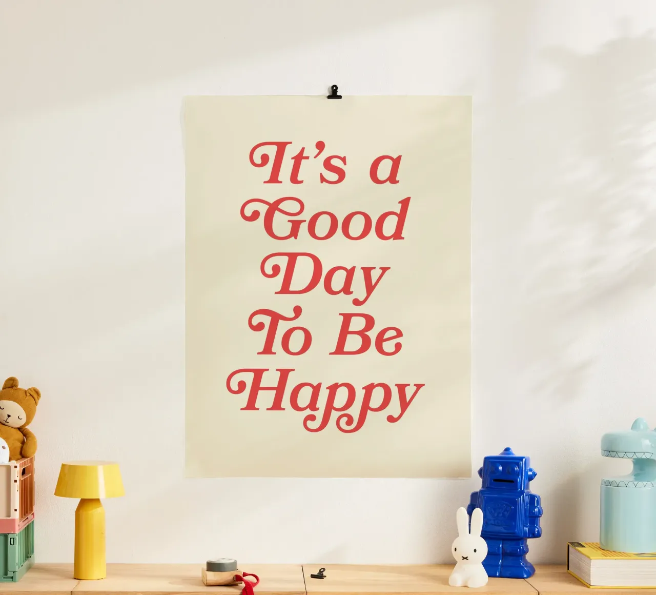 It's a good day to be happy Zitat (Rot- und Beigeton) Poster von Paigaam Studio