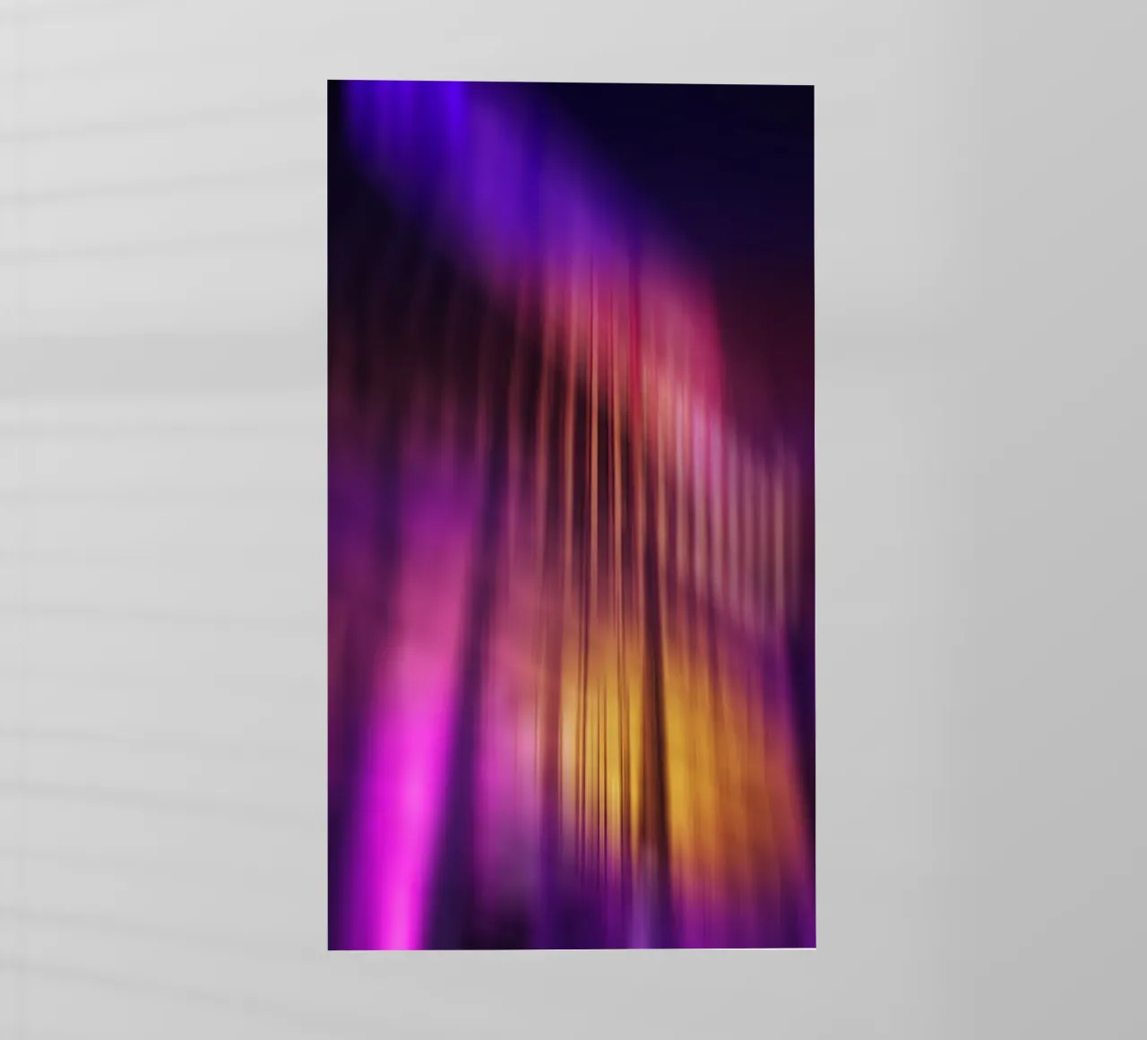 Violette pellicola backlit da Flo Klein