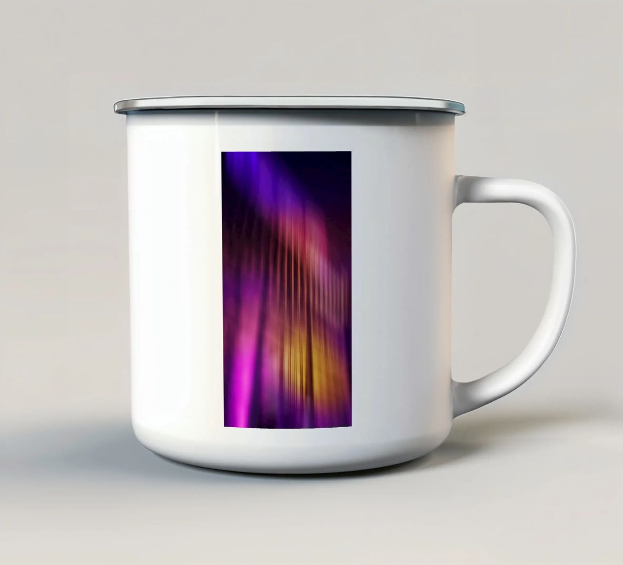 Violette tazza in smalto da Flo Klein