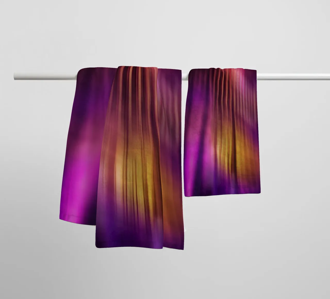 Violette towel by Flo Klein