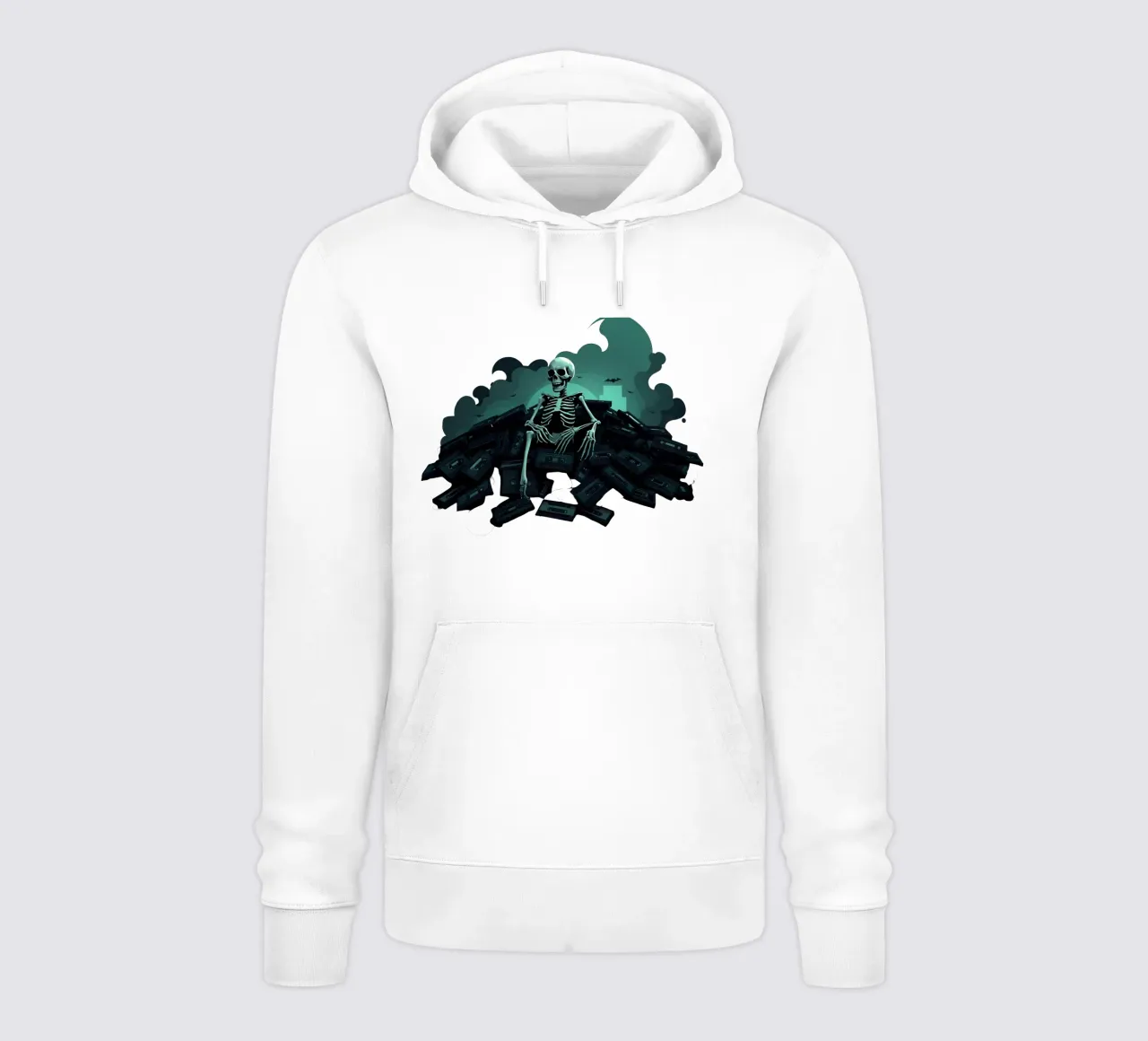 Un esqueleto entre viejas cintas de casete en un ambiente espeluznante sudadera con capucha de DesignDoodle