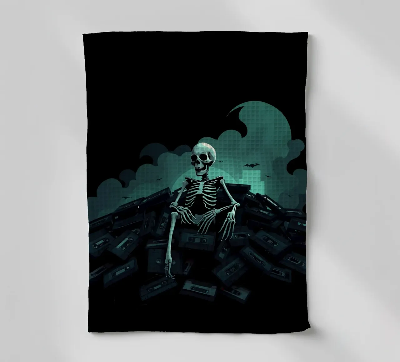 Uno scheletro siede tra vecchie cassette in un'atmosfera spettrale canovaccio da cucina da DesignDoodle