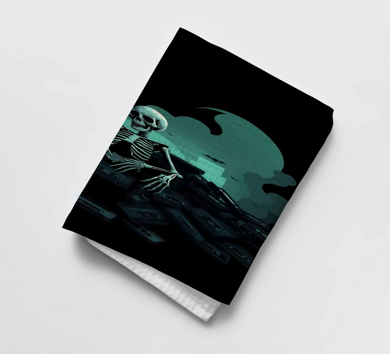 Uno scheletro siede tra vecchie cassette in un'atmosfera spettrale canovaccio da cucina da DesignDoodle