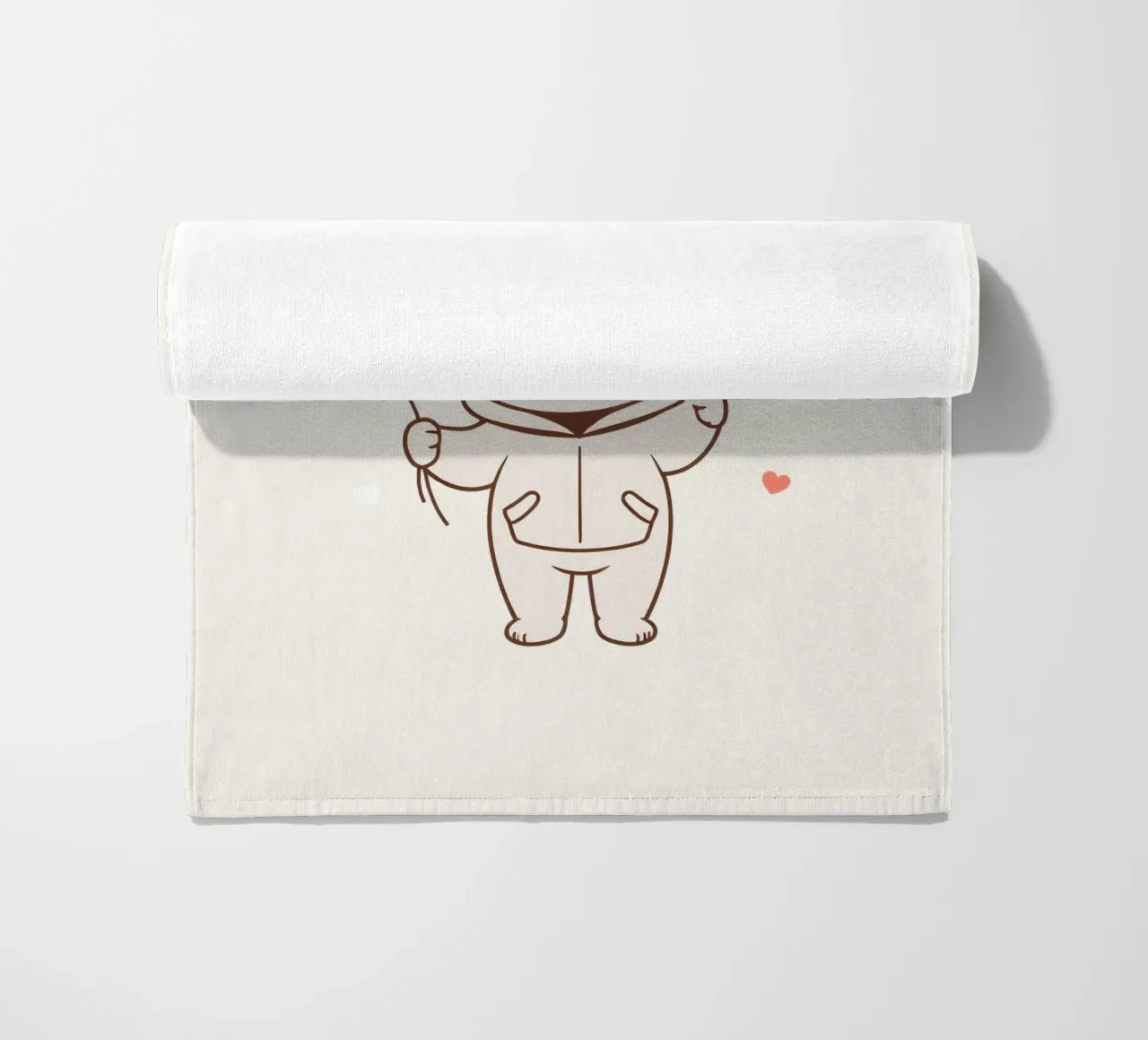 Simpatico orso che tiene in mano palloncini a forma di cuore telo mare da DesignDoodle
