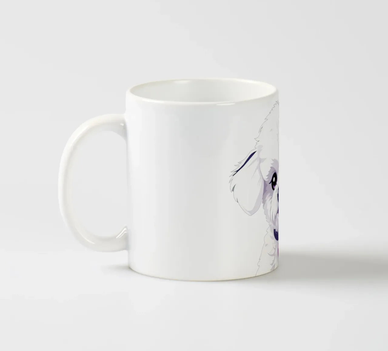 Cute fluffy cane bianco seduto con calma su uno sfondo semplice tazza in ceramica da DesignDoodle
